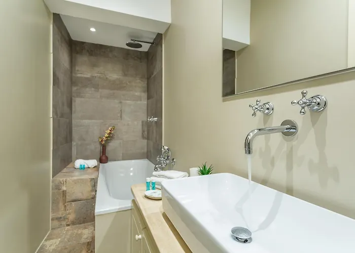 Iflat Comfortable & Spacious Dolce Retreat